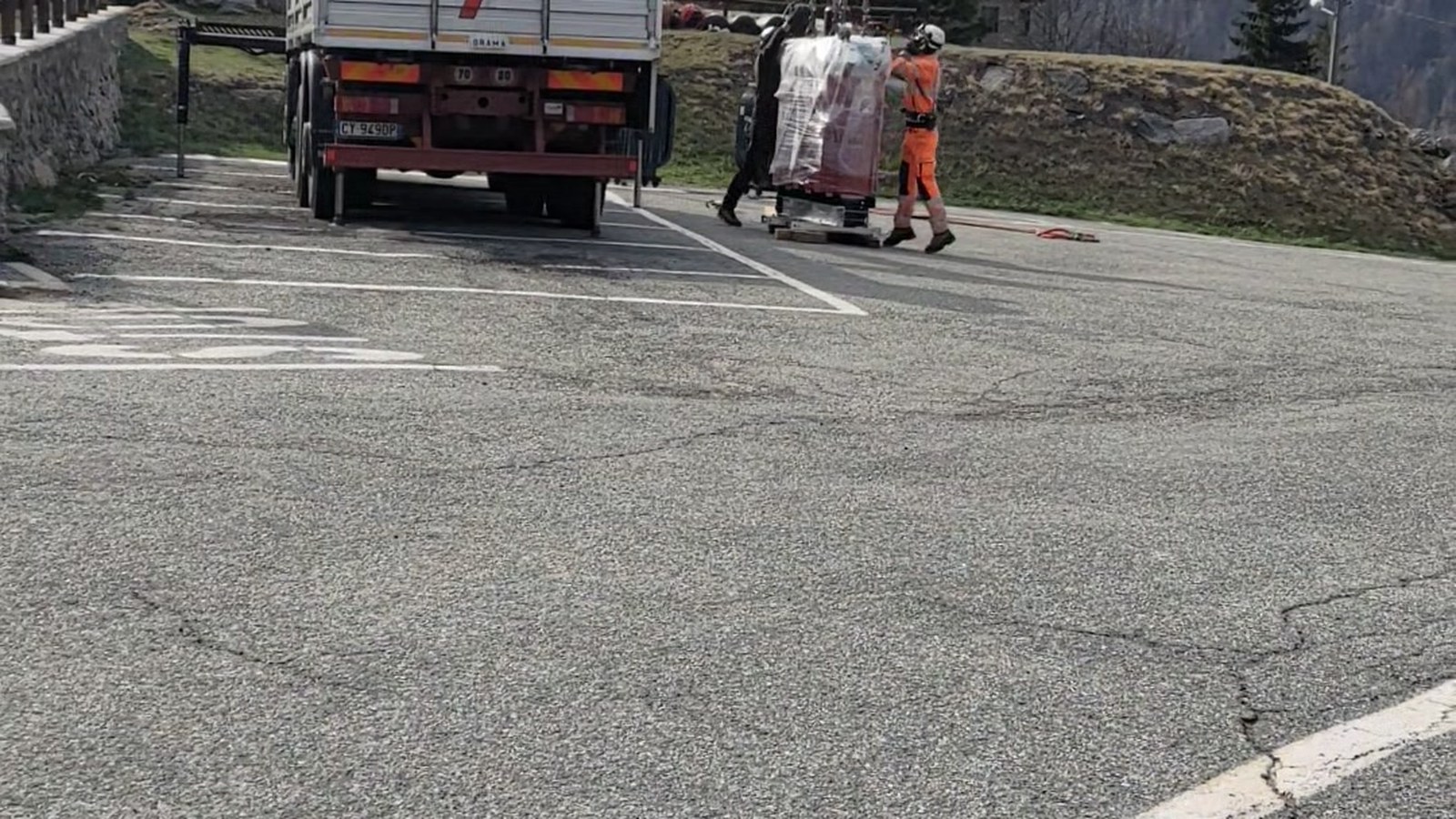 Trasporto in elicottero dei componenti – vista d’insieme